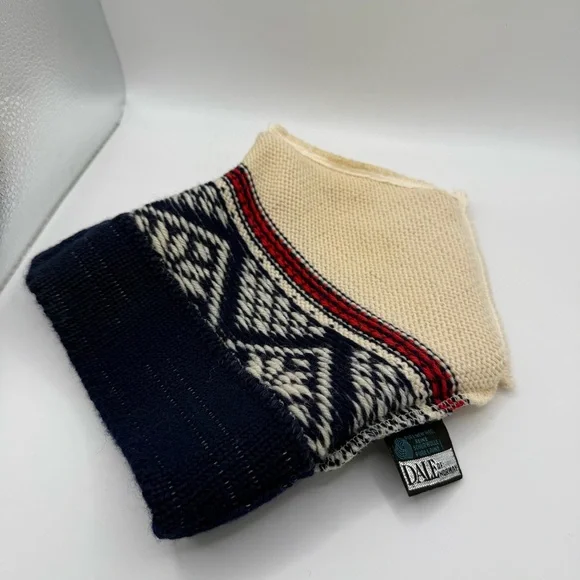 NWOT Dale of Norway Pure New Wool Knit Beanie Cream w/ Navy/Red Accents Vintage - Picture 4 of 7